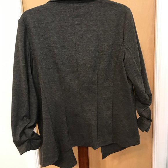 NWT  GRACE ELEMENTS 3/4 Shirred Sleeve Jacket  DARK GREY - Picture 2 of 4